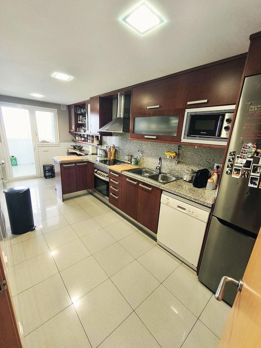 Appartement de 4 chambres à louer à Tiana - 1 718 € (Ref: 9846321)