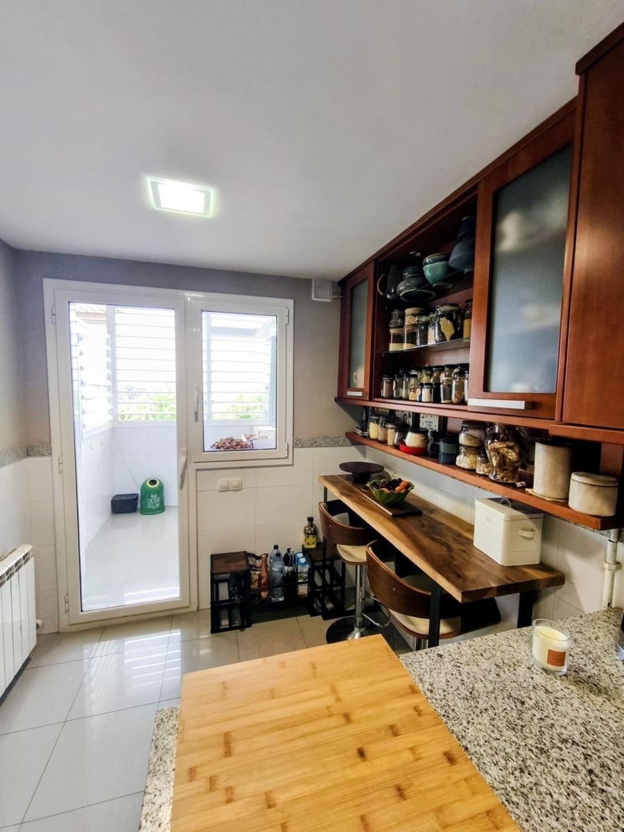 Appartement de 4 chambres à louer à Tiana - 1 718 € (Ref: 9846321)