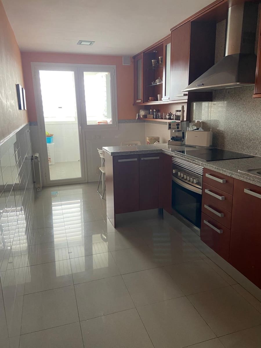 Appartement de 4 chambres à louer à Tiana - 1 718 € (Ref: 9846321)
