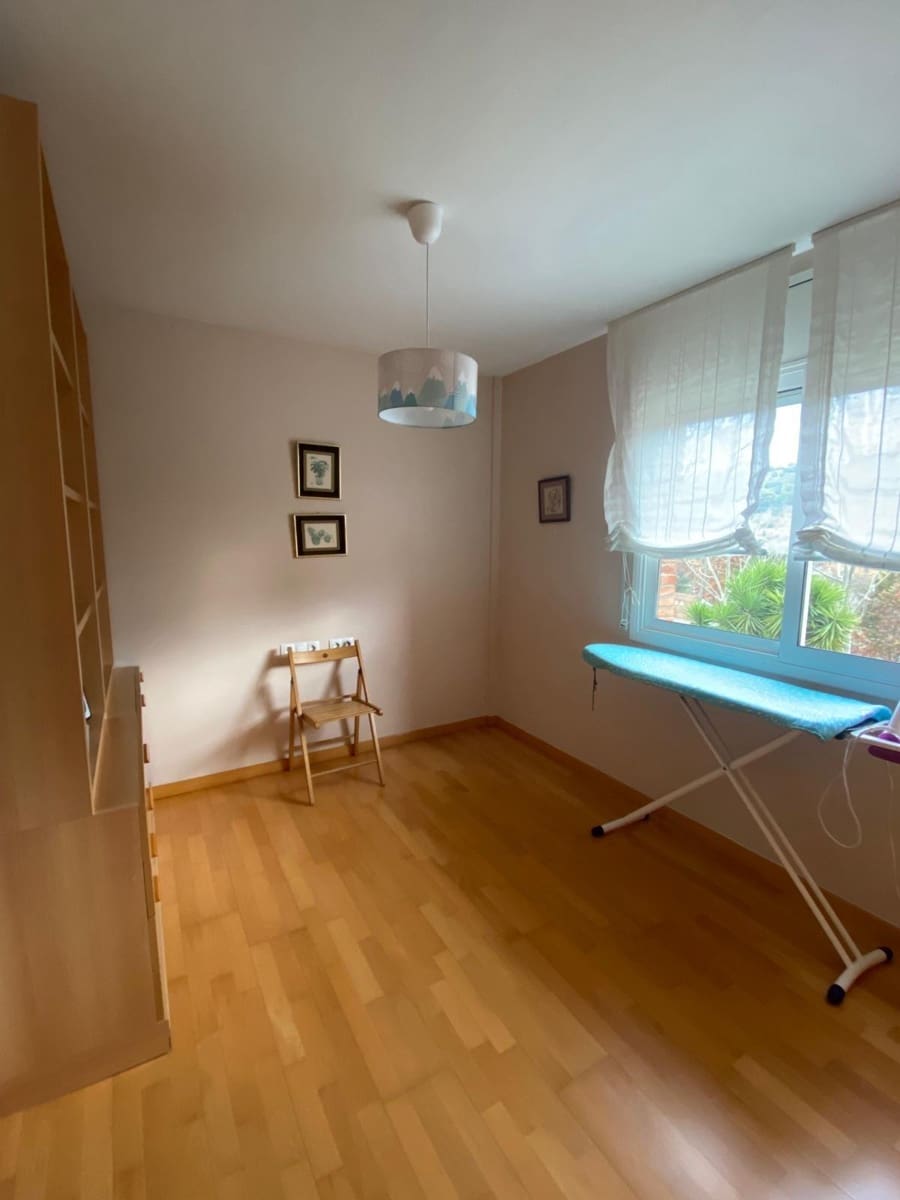 Appartement de 4 chambres à louer à Tiana - 1 718 € (Ref: 9846321)