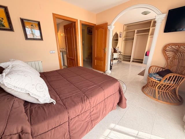 4 soveværelse Rækkehus til salg i Sant Vicenç de Montalt - € 660.000 (Ref: 9851868)