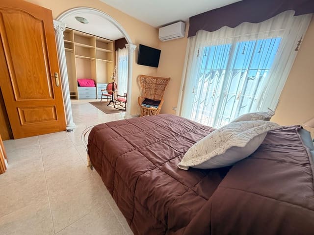 4 soveværelse Rækkehus til salg i Sant Vicenç de Montalt - € 660.000 (Ref: 9851868)