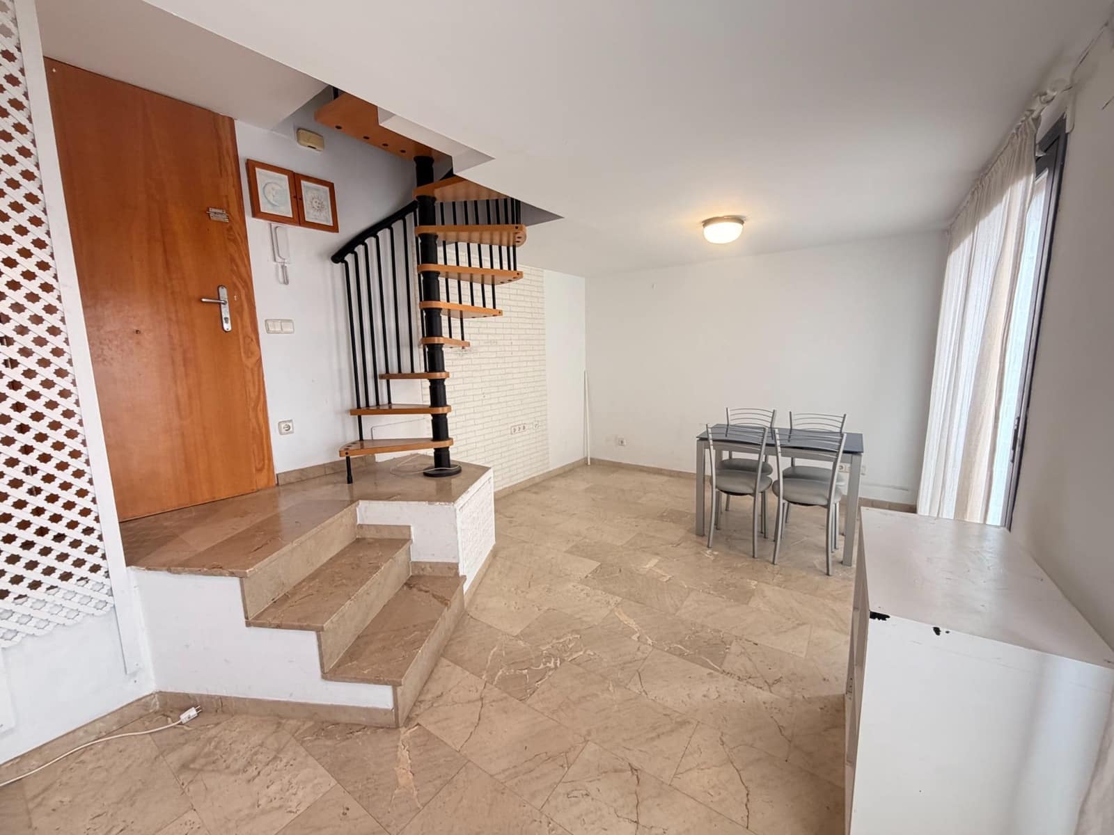2 soverom Kommersiell til salgs i Montgat - € 186 000 (Ref: 9884912)
