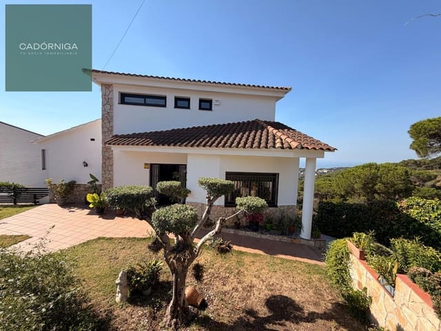 4 soveværelse Villa til salg i Mataró med garage - € 639.900 (Ref: 9942607)