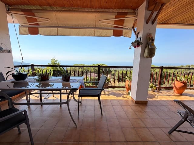 4 soveværelse Villa til salg i Mataró med garage - € 639.900 (Ref: 9942607)
