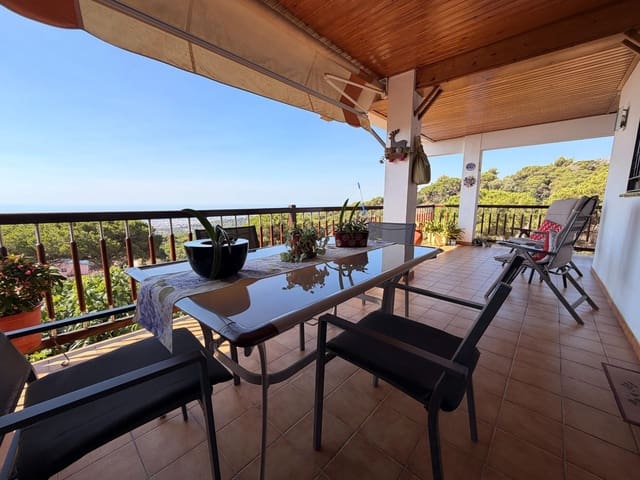 4 soveværelse Villa til salg i Mataró med garage - € 639.900 (Ref: 9942607)