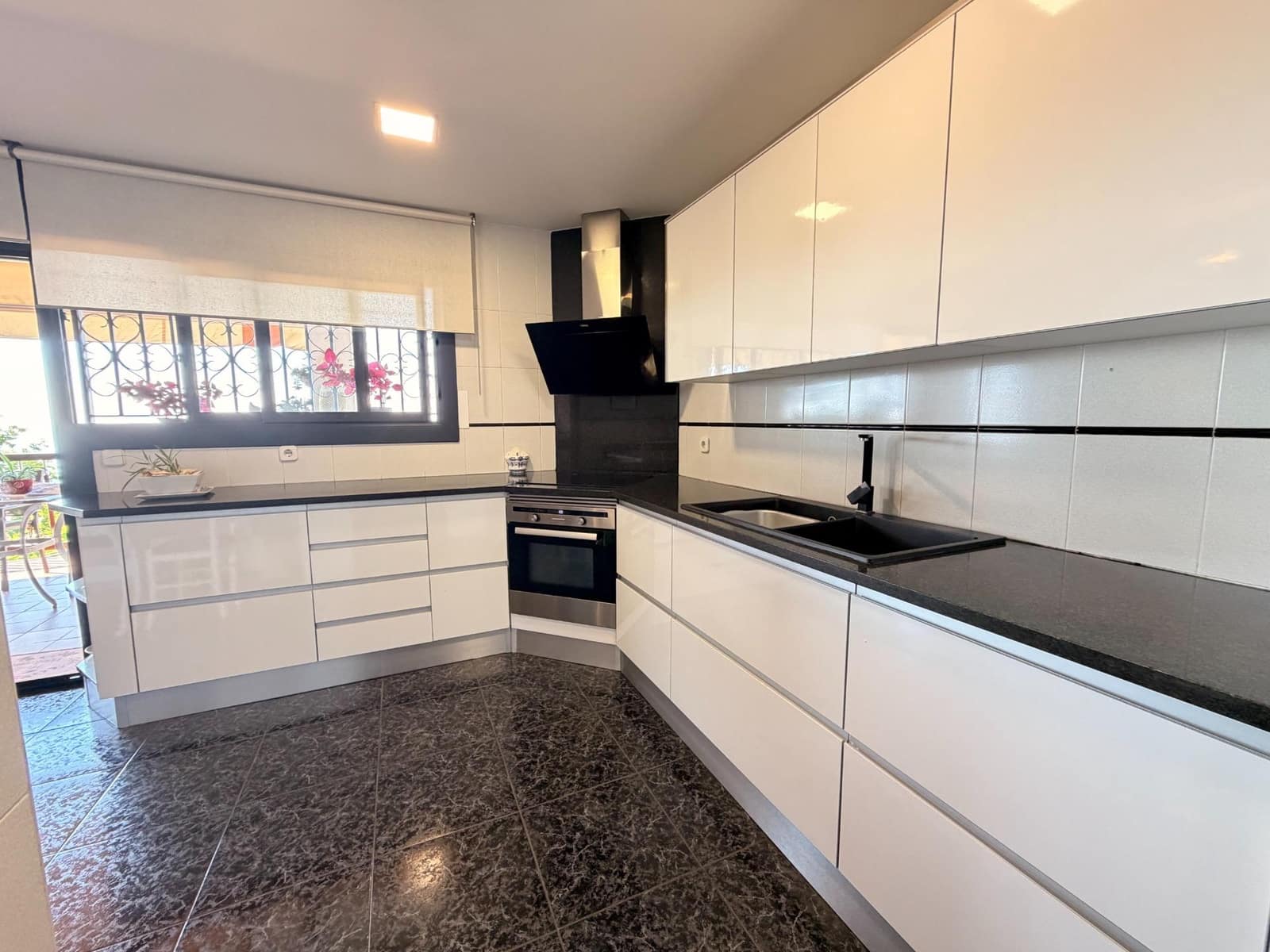 4 soveværelse Villa til salg i Mataro med garage - € 639.900 (Ref: 9942607)