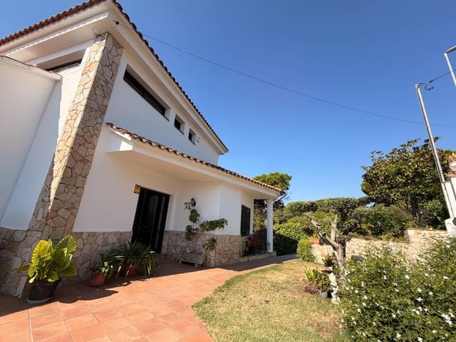 4 soveværelse Villa til salg i Mataró med garage - € 639.900 (Ref: 9942607)