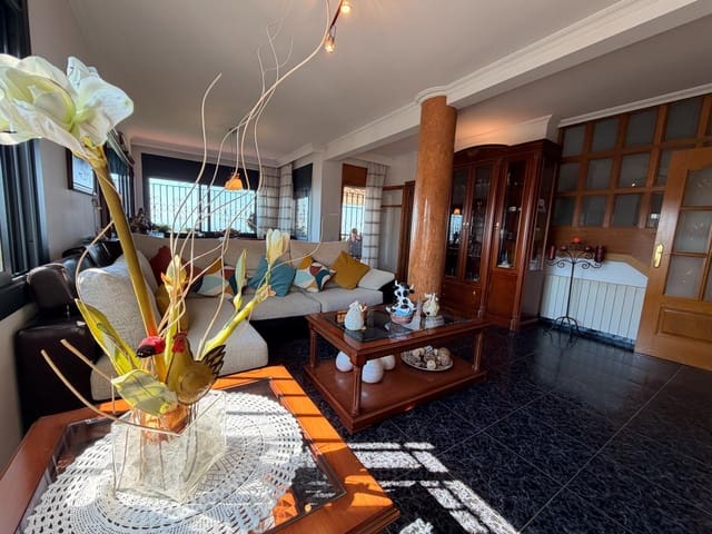 4 soveværelse Villa til salg i Mataró med garage - € 639.900 (Ref: 9942607)