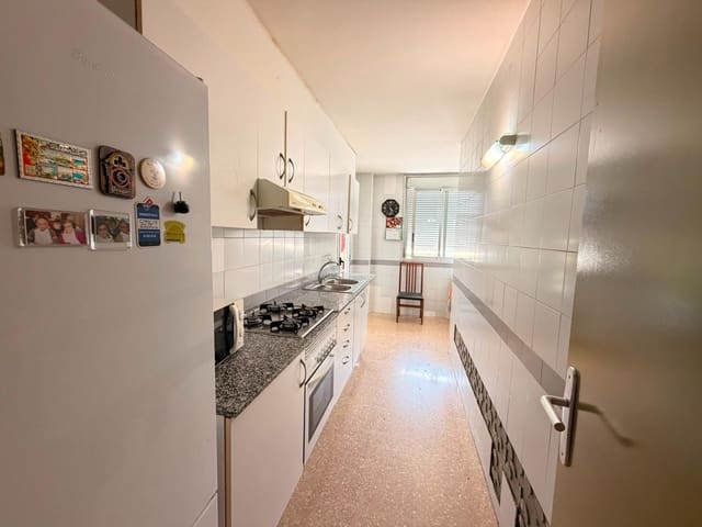 3 soveværelse Lejlighed til salg i Badalona - € 159.000 (Ref: 9970714)