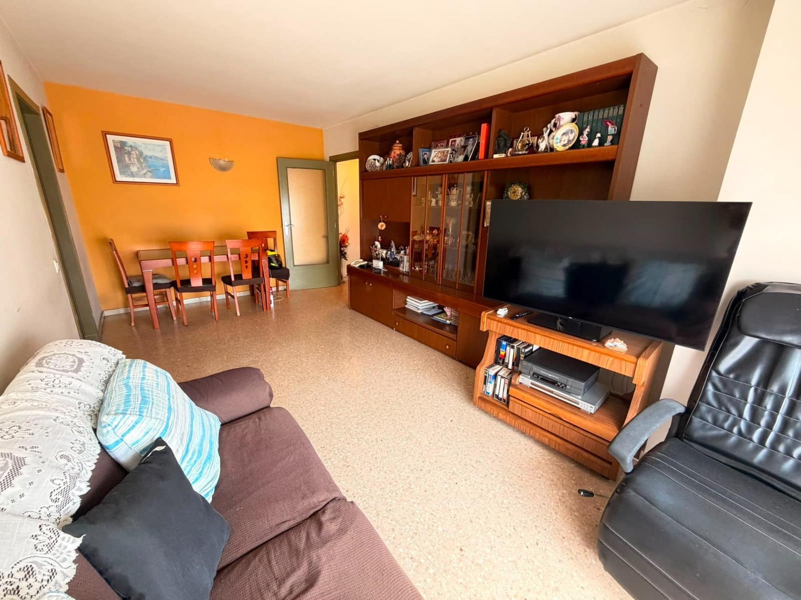 3 soveværelse Lejlighed til salg i Badalona - € 159.000 (Ref: 9970714)