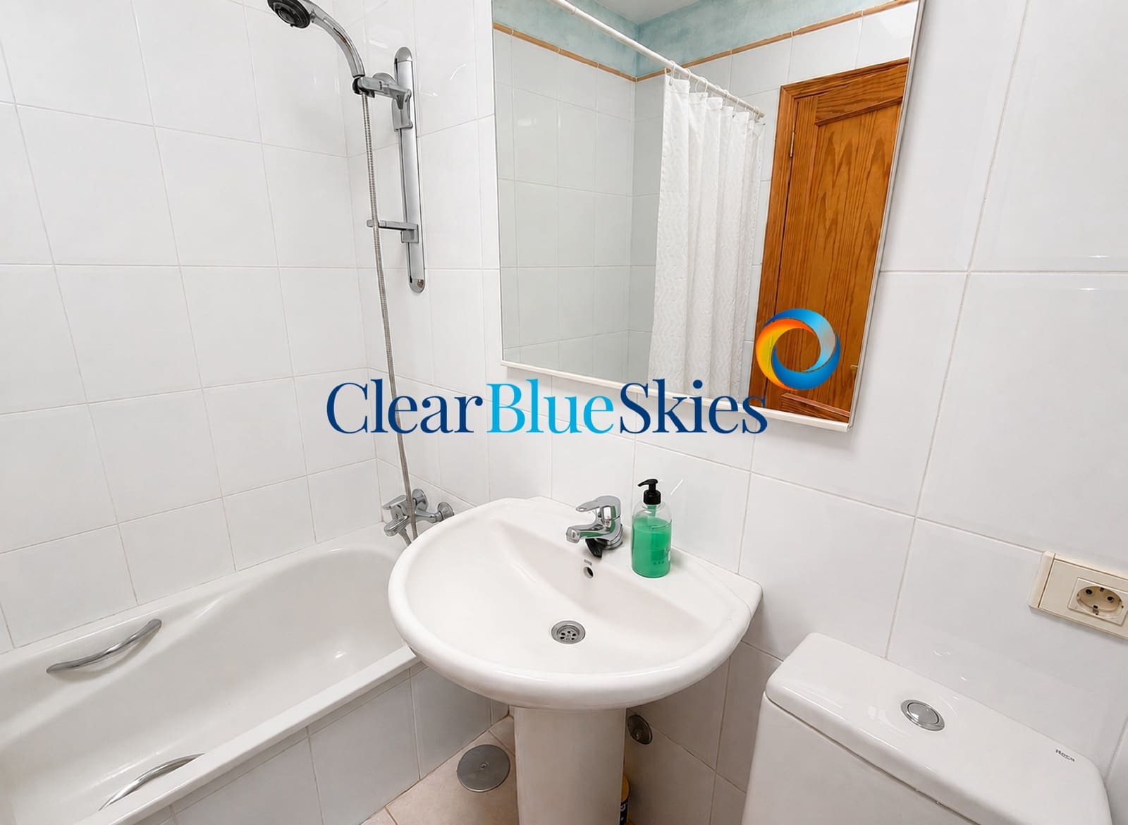 4 quarto Casa em Banda para venda em El Madronal com piscina garagem - 595 000 € (Ref: 10023345)