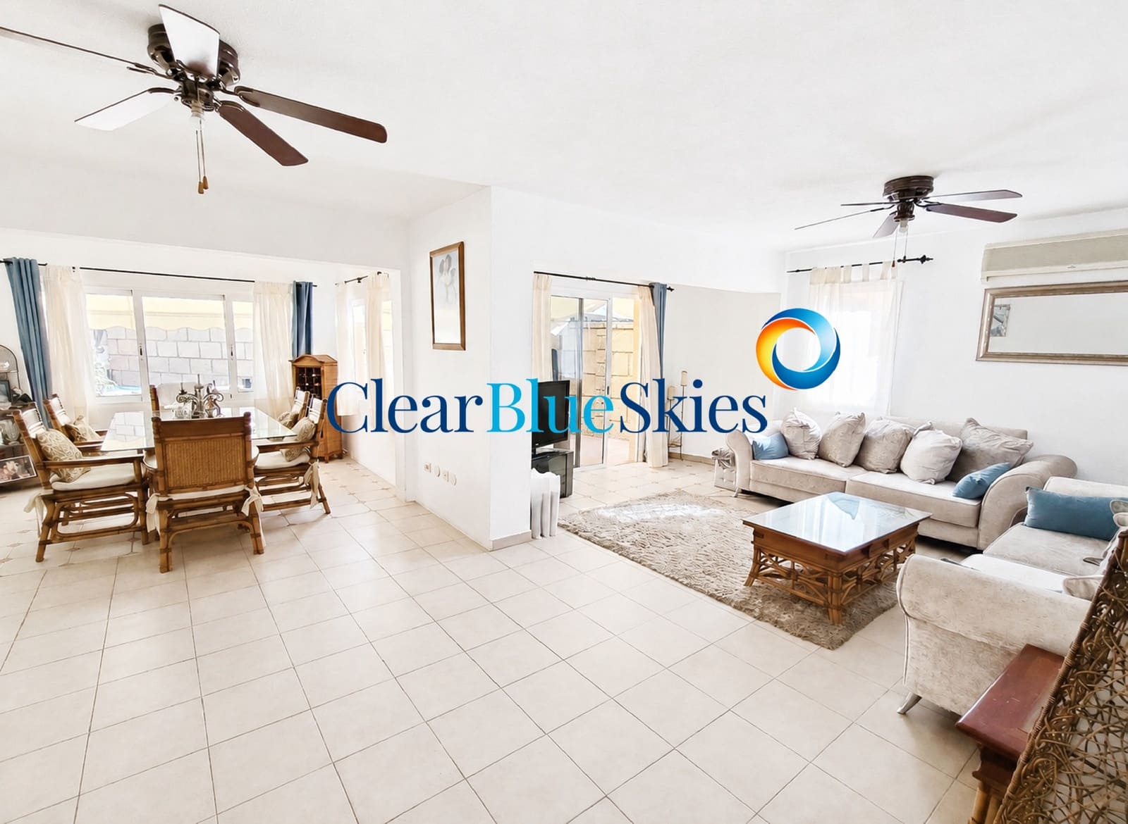 4 quarto Casa em Banda para venda em El Madronal com piscina garagem - 595 000 € (Ref: 10023345)