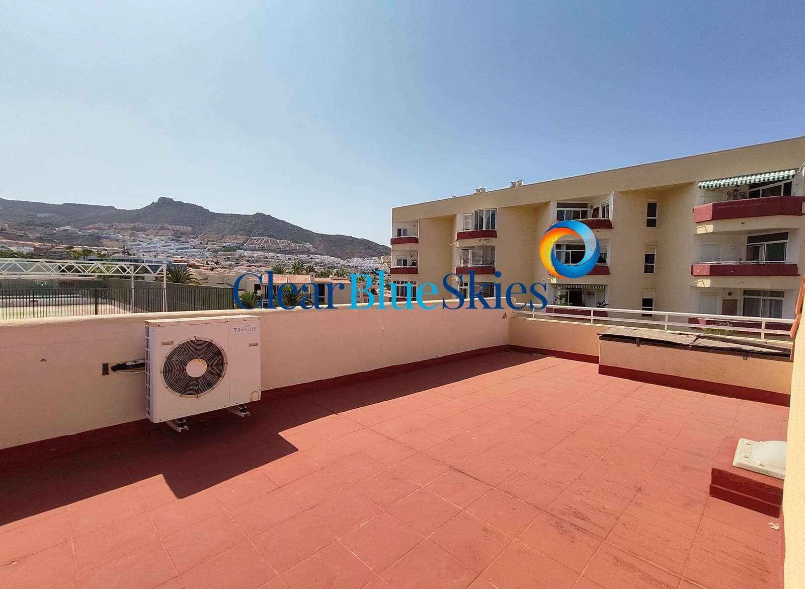 4 quarto Casa em Banda para venda em El Madronal com piscina garagem - 595 000 € (Ref: 10023345)