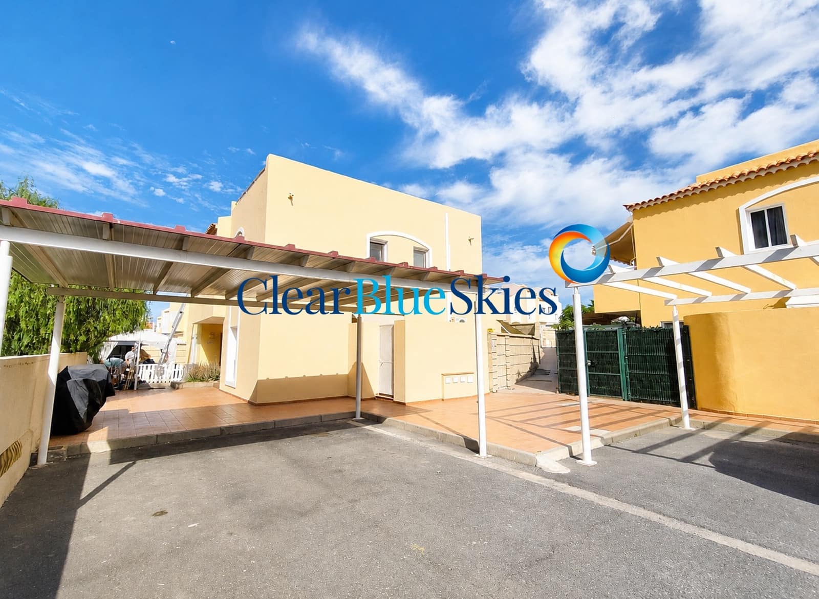 4 quarto Casa em Banda para venda em El Madronal com piscina garagem - 595 000 € (Ref: 10023345)