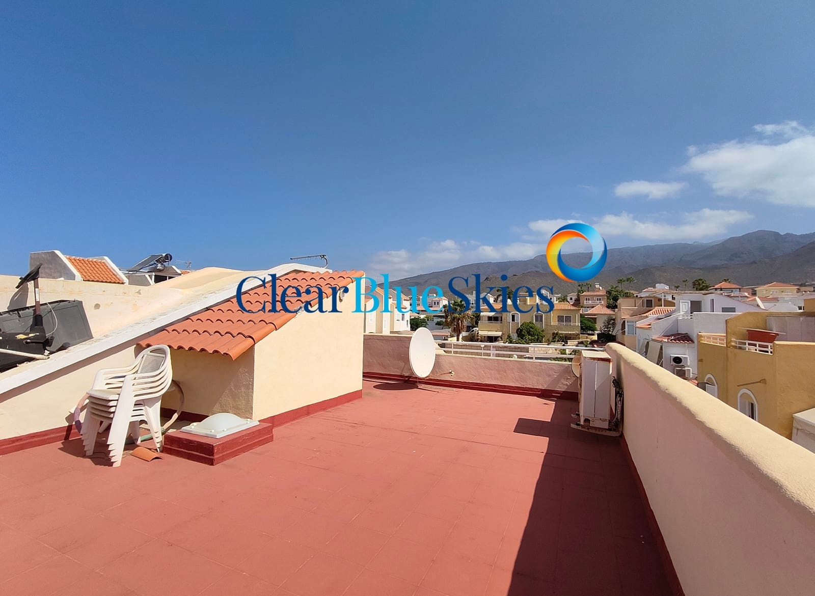 4 quarto Casa em Banda para venda em El Madronal com piscina garagem - 595 000 € (Ref: 10023345)