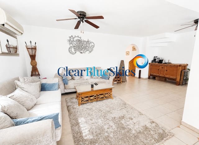 Casa de 4 habitaciones en El Madroñal, Adeje en venta con piscina garaje - 595.000 € (Ref: 10023345)