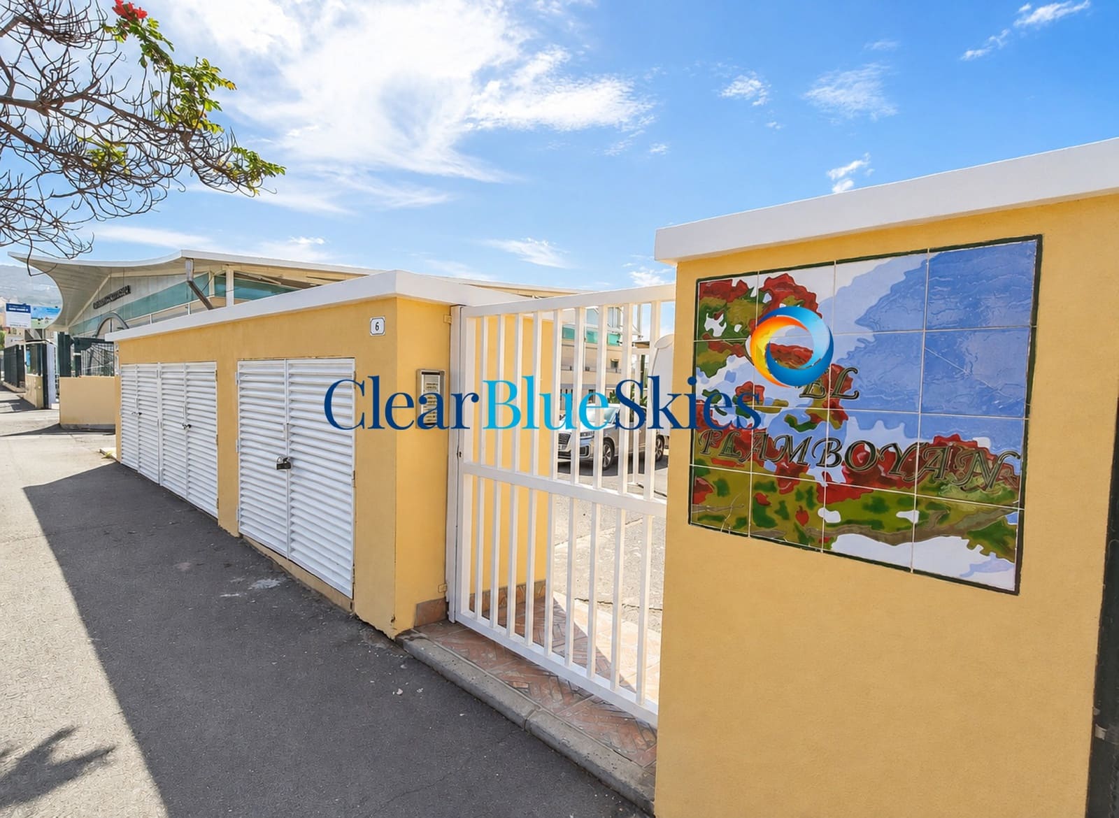 4 quarto Casa em Banda para venda em El Madronal com piscina garagem - 595 000 € (Ref: 10023345)