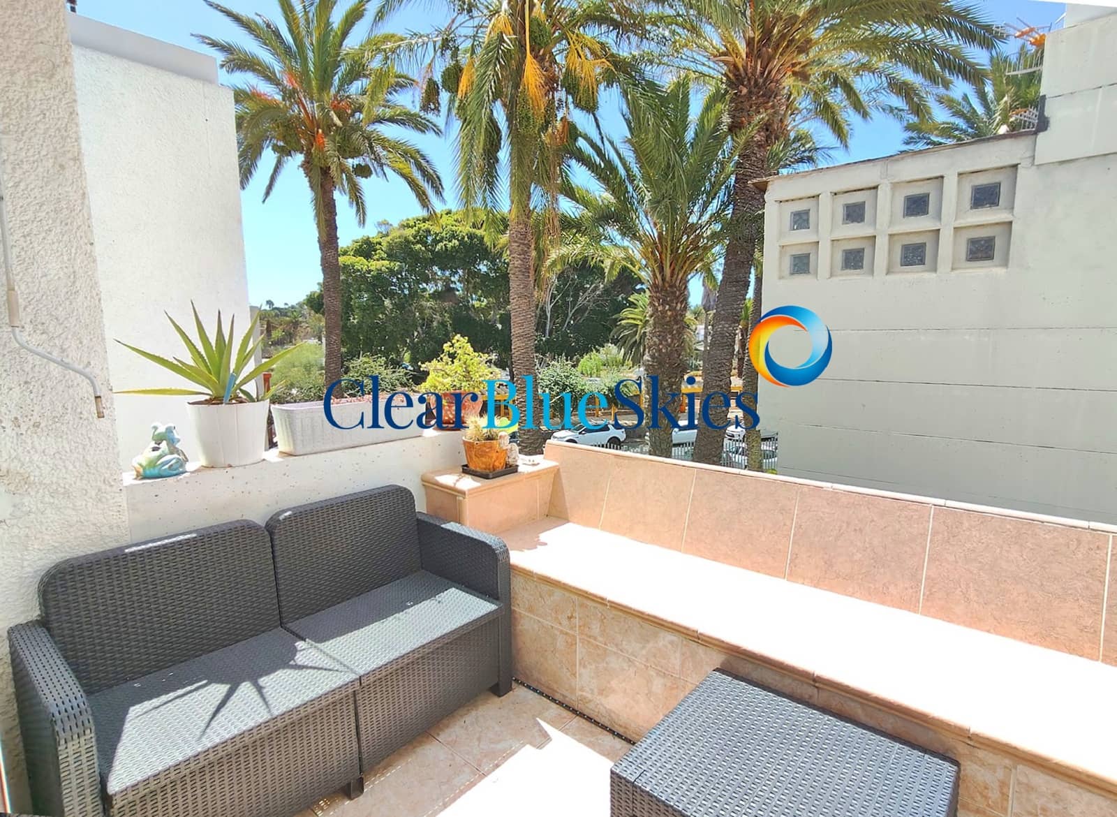 Apartamento de 2 habitaciones en Costa del Silencio en venta con piscina garaje - 230.000 € (Ref: 10044187)