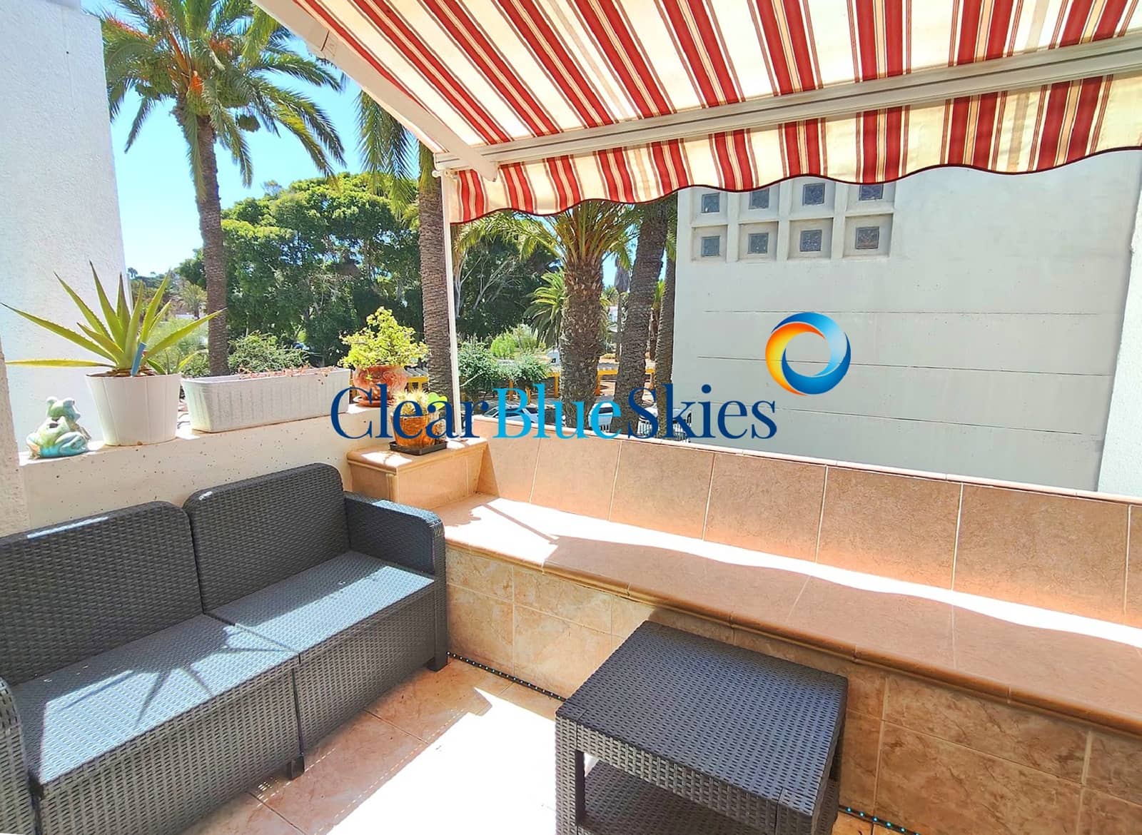 Apartamento de 2 habitaciones en Costa del Silencio en venta con piscina garaje - 230.000 € (Ref: 10044187)