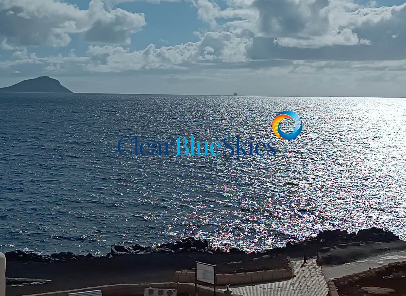 Apartamento de 2 habitaciones en Costa del Silencio en venta con piscina garaje - 230.000 € (Ref: 10044187)