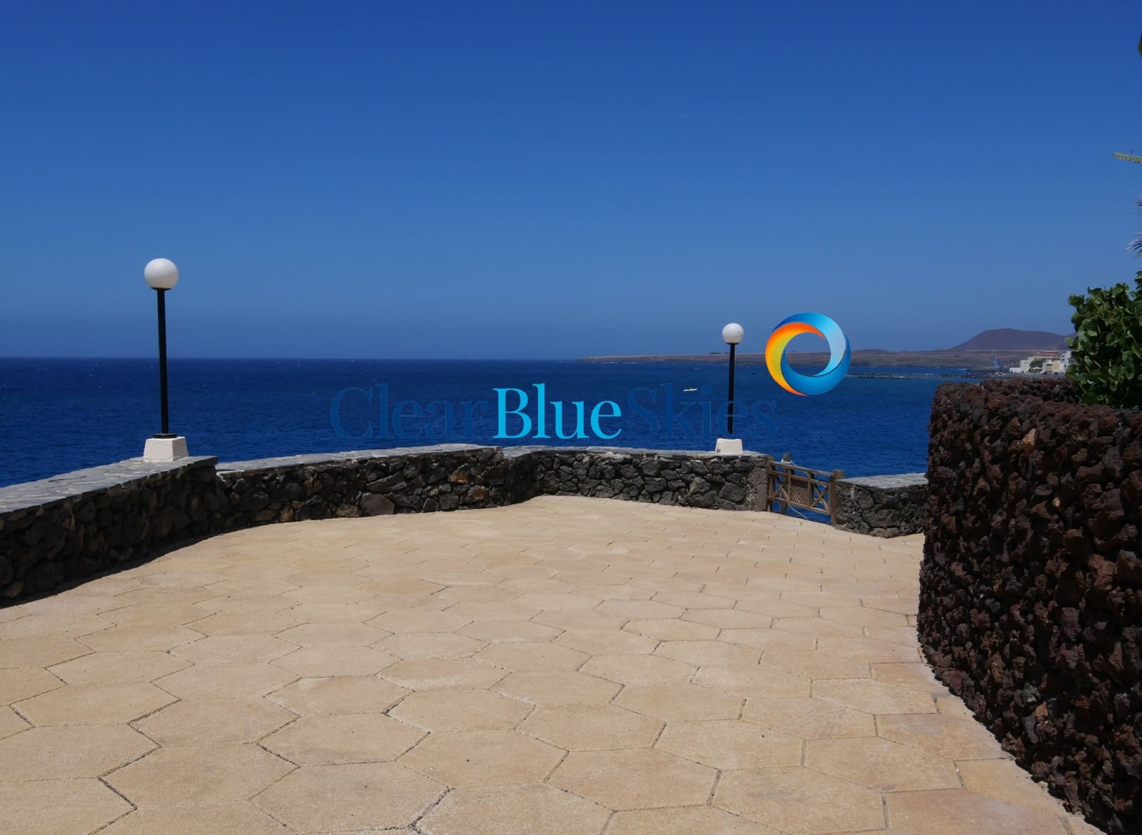 Apartamento de 1 habitación en Costa del Silencio en venta con piscina garaje - 175.000 € (Ref: 10046327)