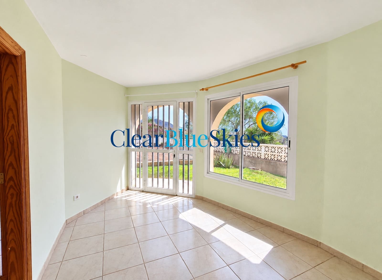 8 Zimmer Villa zu verkaufen in Chayofa mit Garage - 1.495.000 € (Ref: 10141622)