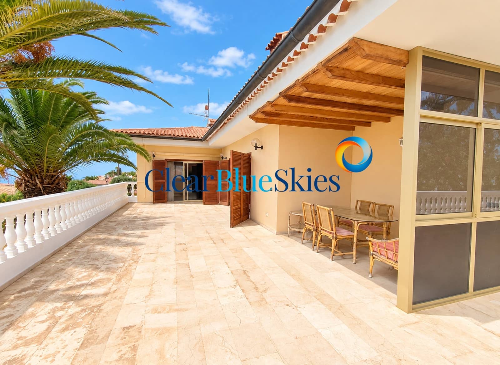 8 Zimmer Villa zu verkaufen in Chayofa mit Garage - 1.495.000 € (Ref: 10141622)