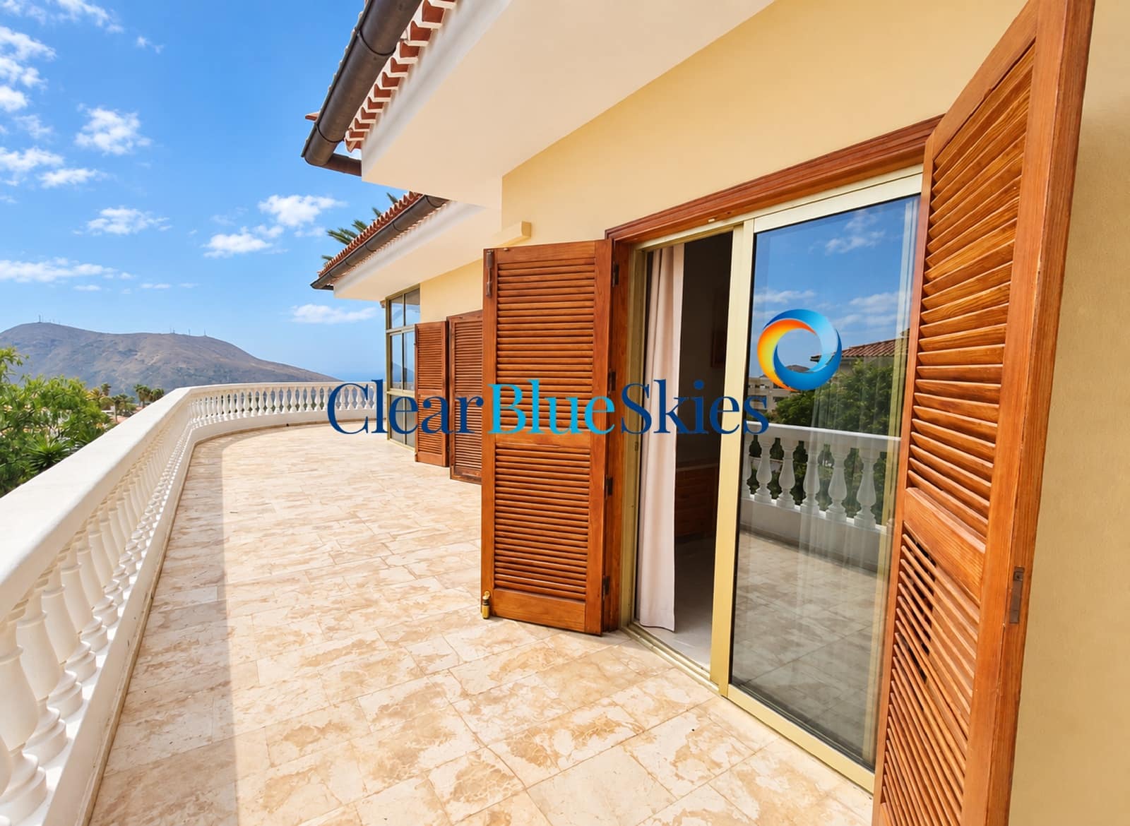 8 Zimmer Villa zu verkaufen in Chayofa mit Garage - 1.495.000 € (Ref: 10141622)