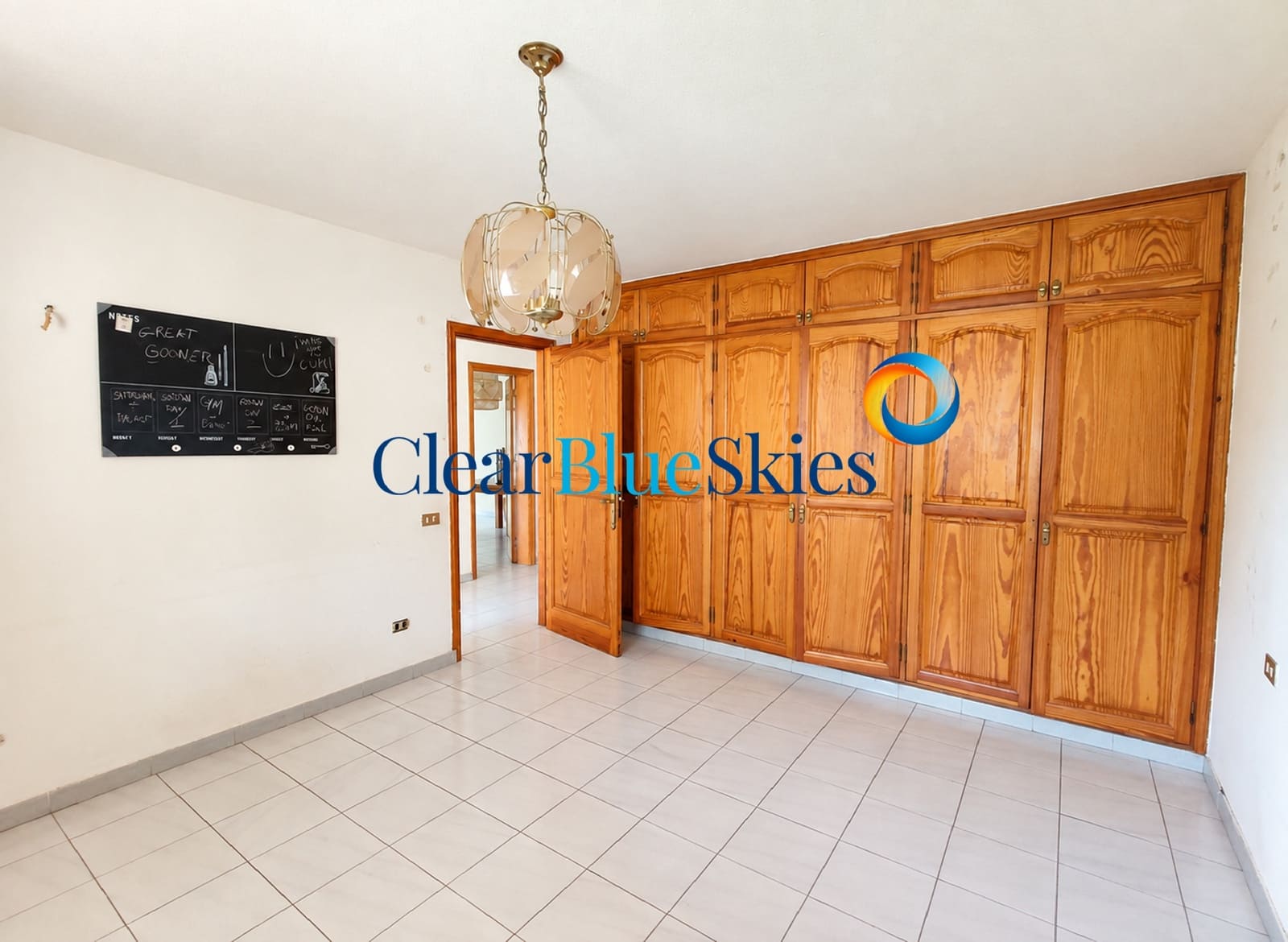 8 Zimmer Villa zu verkaufen in Chayofa mit Garage - 1.495.000 € (Ref: 10141622)