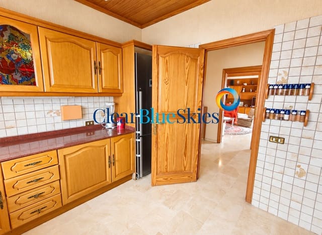 8 Zimmer Villa zu verkaufen in Chayofa, Arona mit Garage - 1.495.000 € (Ref: 10141622)