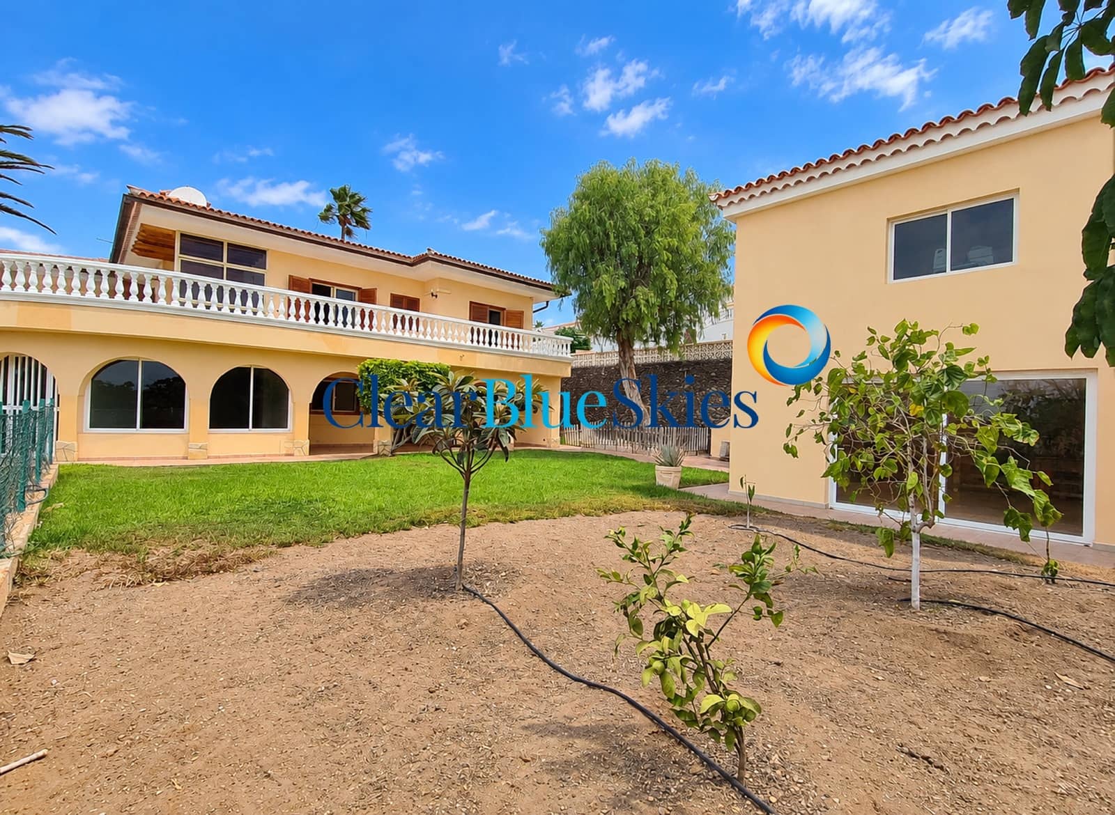 8 Zimmer Villa zu verkaufen in Chayofa mit Garage - 1.495.000 € (Ref: 10141622)