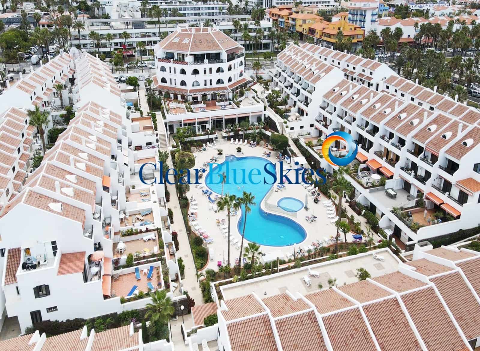 3 bedroom Villa for sale in Playa de las Americas with pool garage - € 870,000 (Ref: 10155828)