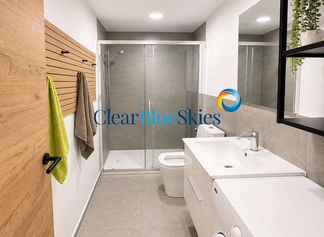 1 bedroom Apartment for sale in Los Cristianos, Arona with pool garage - € 299,000 (Ref: 10158075)