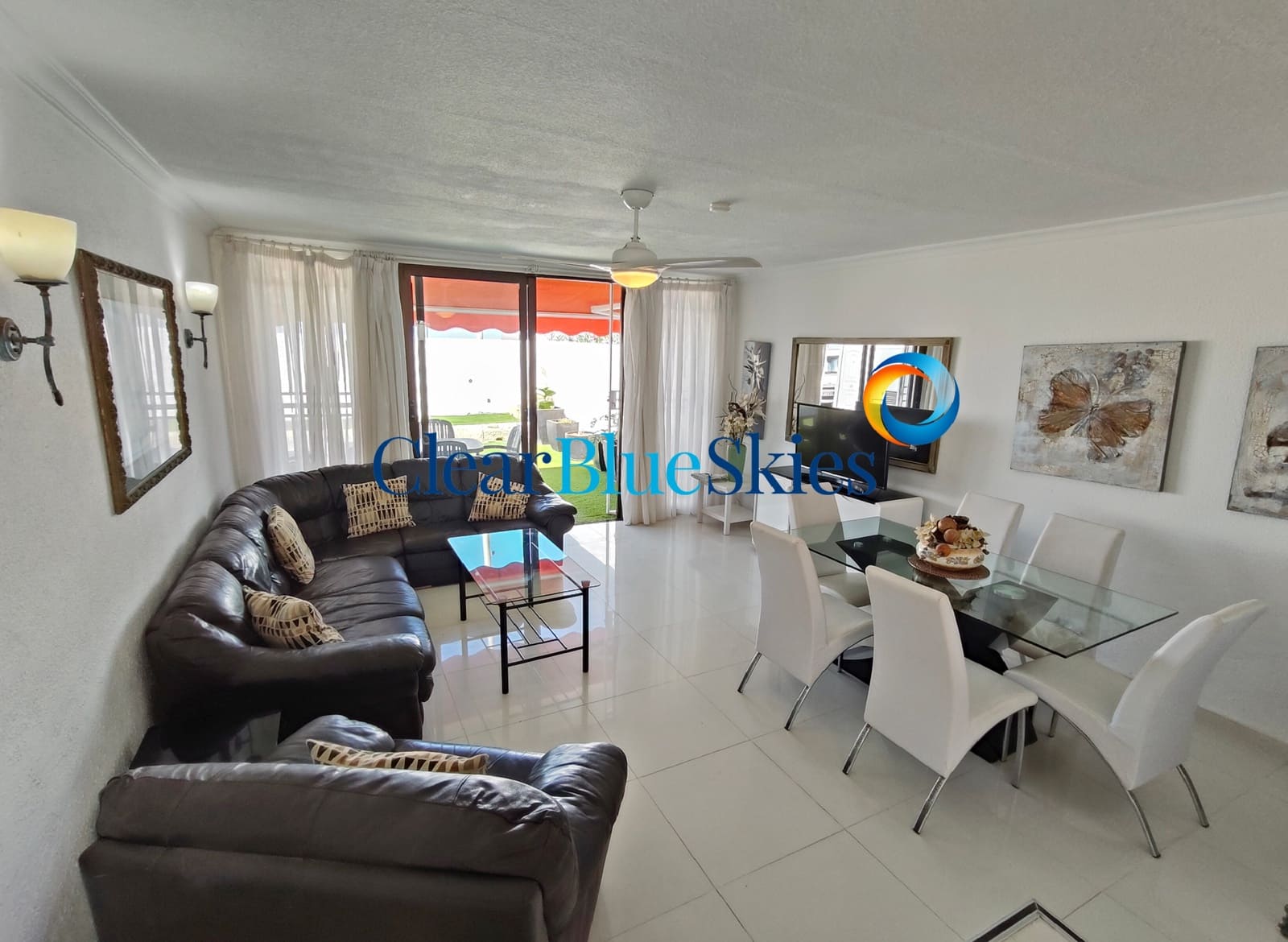 3 sypialnia Willa na sprzedaż w Playa de las Americas z basenem garażem - 849 000 € (Ref: 10158531)