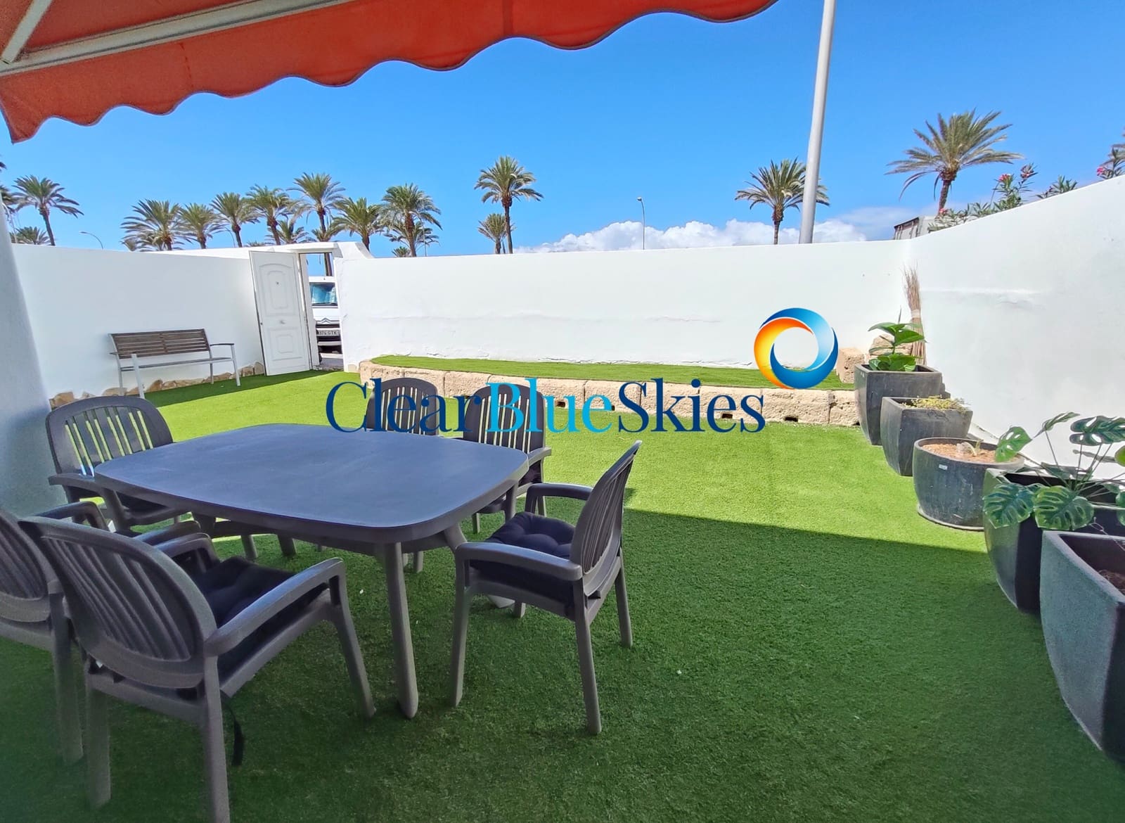 3 sypialnia Willa na sprzedaż w Playa de las Americas z basenem garażem - 849 000 € (Ref: 10158531)