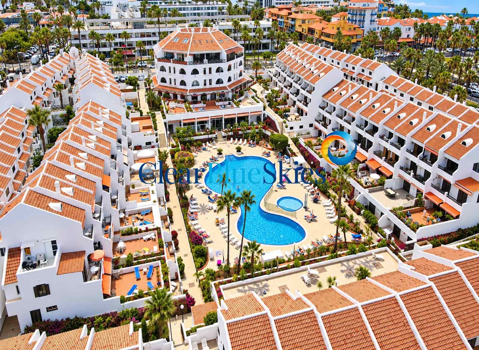 3 sypialnia Willa na sprzedaż w Playa de las Americas z basenem garażem - 849 000 € (Ref: 10158531)