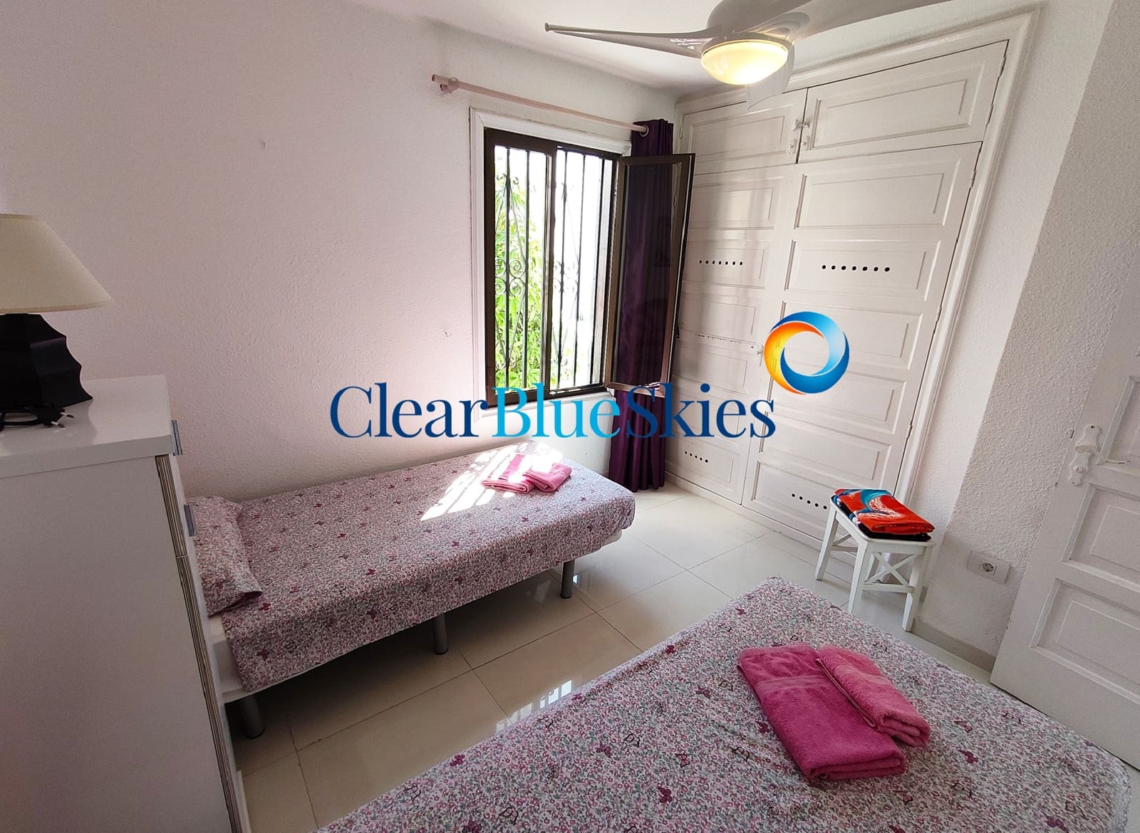 3 sypialnia Willa na sprzedaż w Playa de las Americas z basenem garażem - 849 000 € (Ref: 10158531)