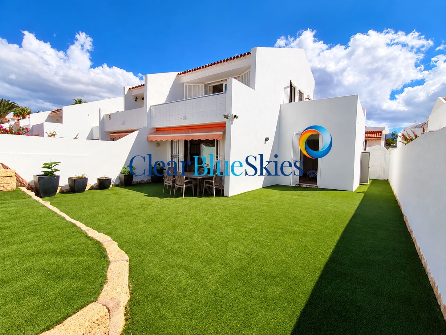 3 sypialnia Willa na sprzedaż w Playa de las Americas z basenem garażem - 849 000 € (Ref: 10158531)