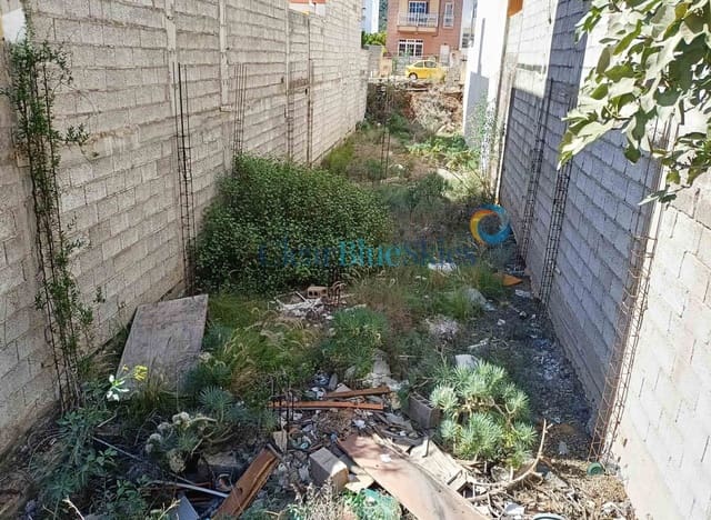 Bouwgrond te koop in Parque de la Reina, Arona - € 100.000 (Ref: 2033246)