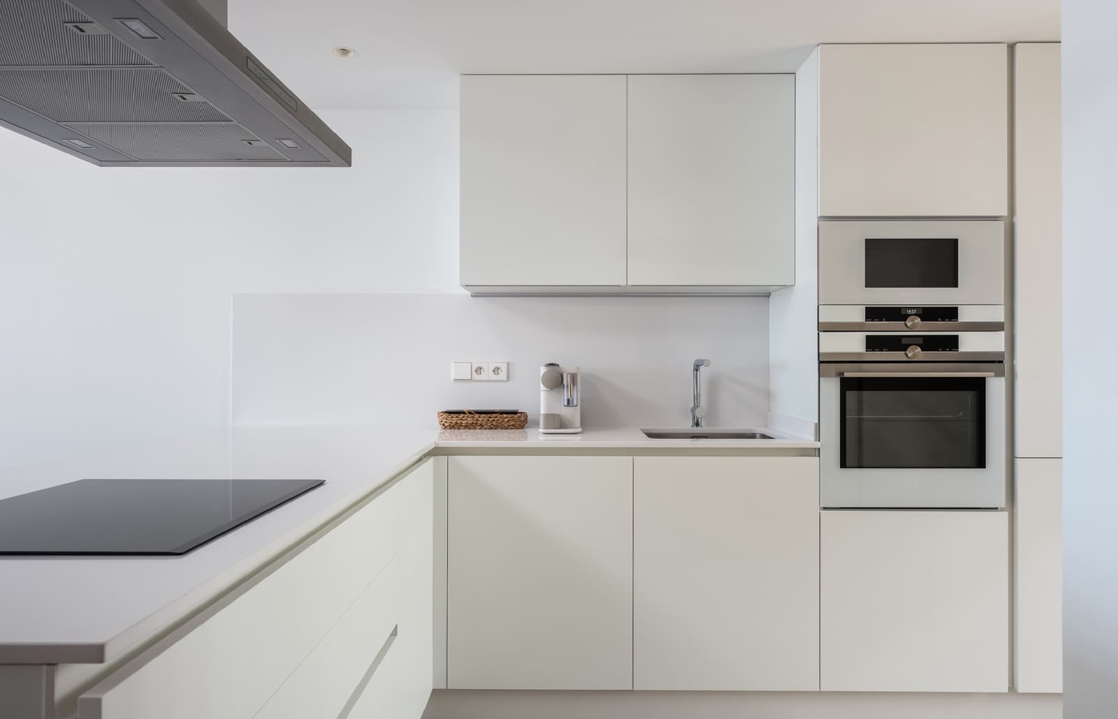 2 slaapkamer Appartement te koop in Guia de Isora met zwembad garage - € 945.000 (Ref: 4214863)