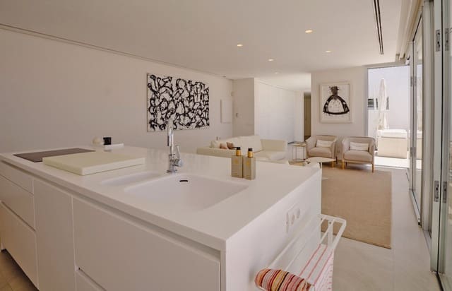 Chalet de 4 habitaciones en Playa San Juan, Guía de Isora en venta con piscina garaje - 2.395.000 € (Ref: 7402067)