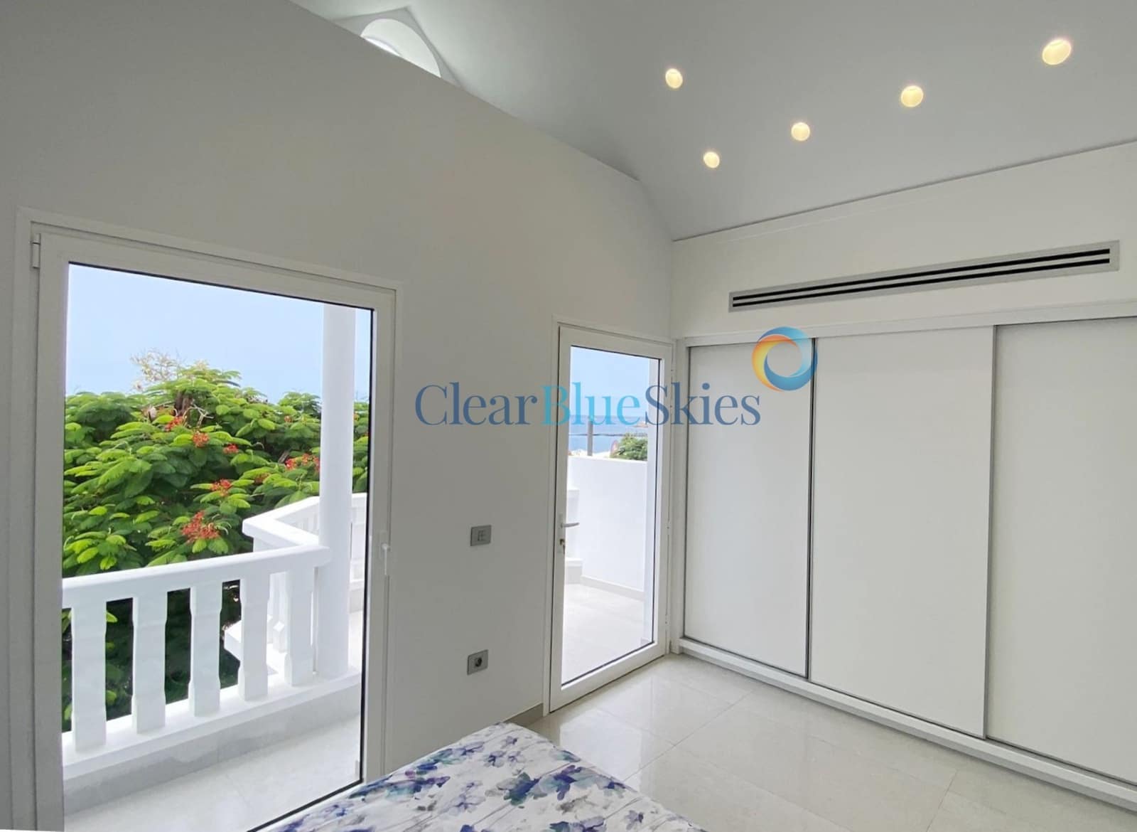 3 soveværelse Villa til salg i Playa Fanabe med swimmingpool garage - € 1.400.000 (Ref: 7405062)