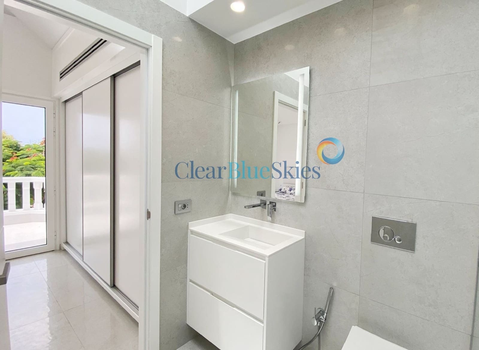 3 soveværelse Villa til salg i Playa Fanabe med swimmingpool garage - € 1.400.000 (Ref: 7405062)