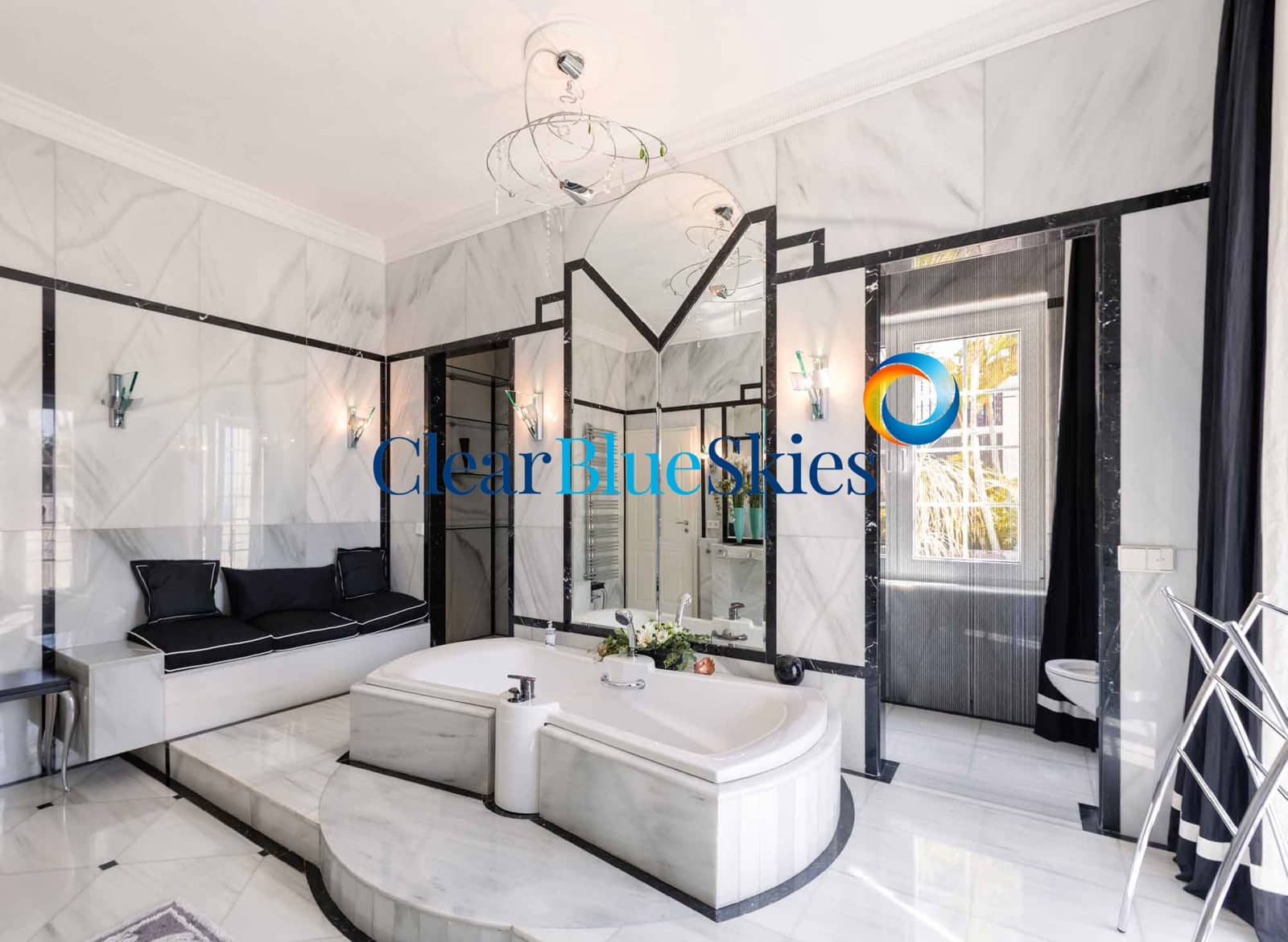 5 Zimmer Villa zu verkaufen in Costa Adeje mit Pool Garage - 7.500.000 € (Ref: 7444522)