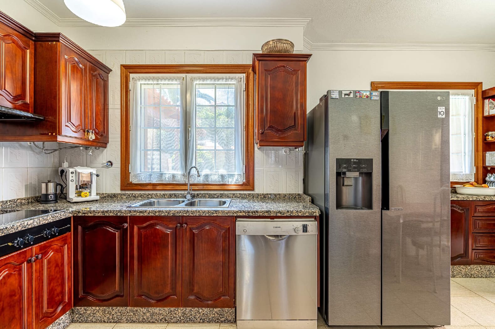 3 chambre Villa/Maison à vendre à Adeje avec piscine garage - 1 250 000 € (Ref: 7676870)