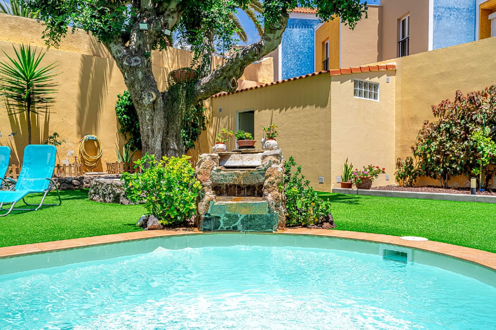 3 chambre Villa/Maison à vendre à Adeje avec piscine garage - 1 250 000 € (Ref: 7676870)