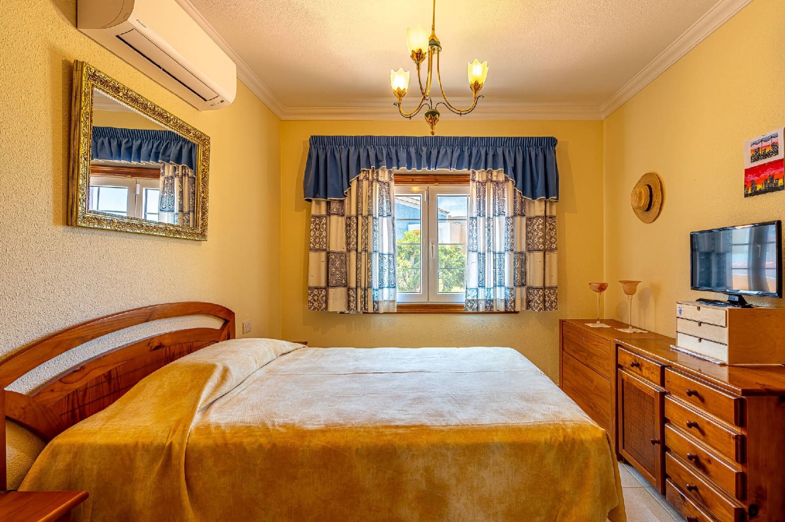 3 chambre Villa/Maison à vendre à Adeje avec piscine garage - 1 250 000 € (Ref: 7676870)