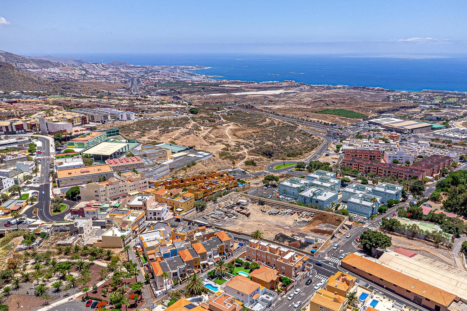 3 chambre Villa/Maison à vendre à Adeje avec piscine garage - 1 250 000 € (Ref: 7676870)