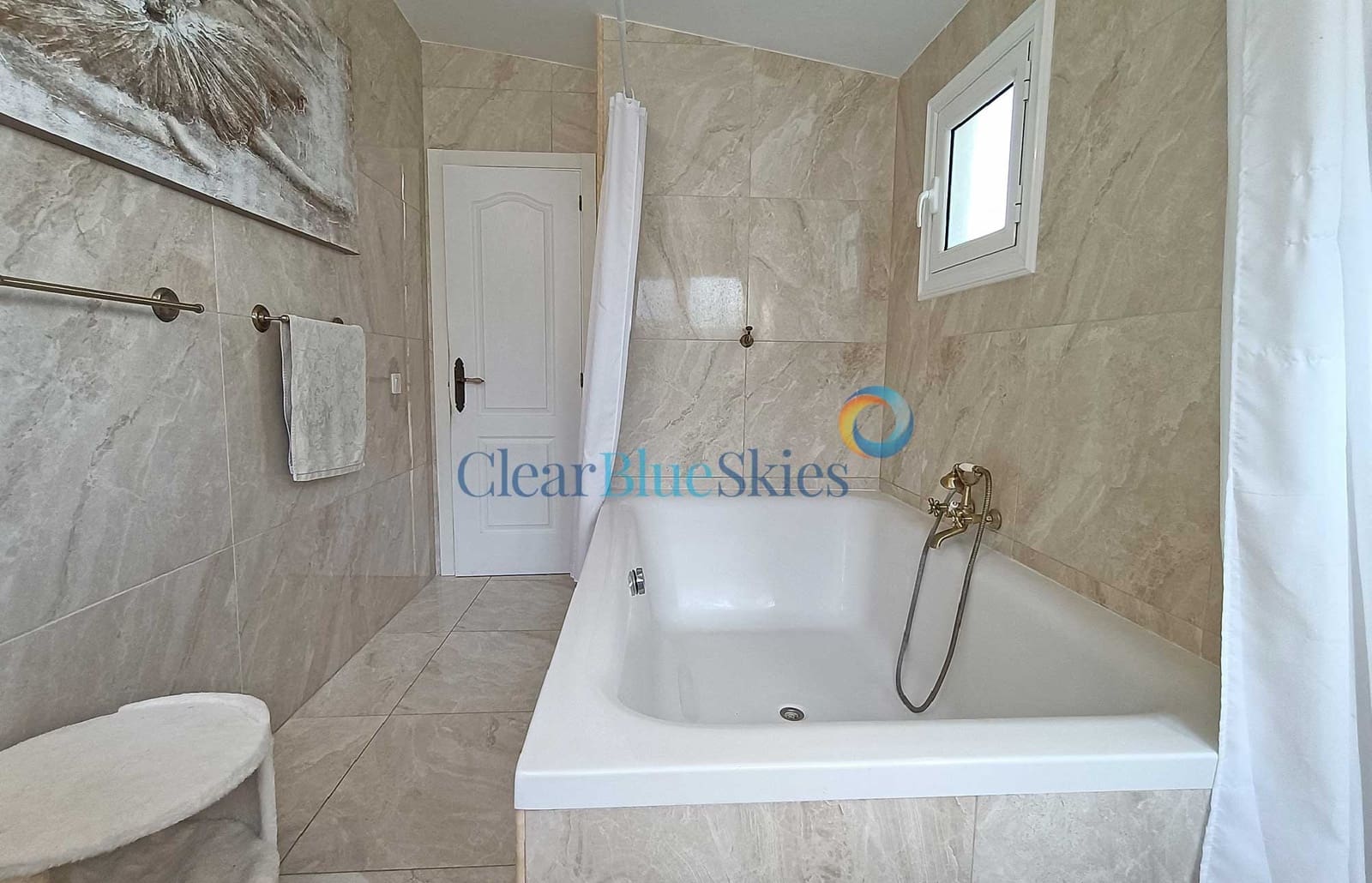 4 soveværelse Bungalow til salg i Chayofa med swimmingpool garage - € 700.000 (Ref: 7774502)